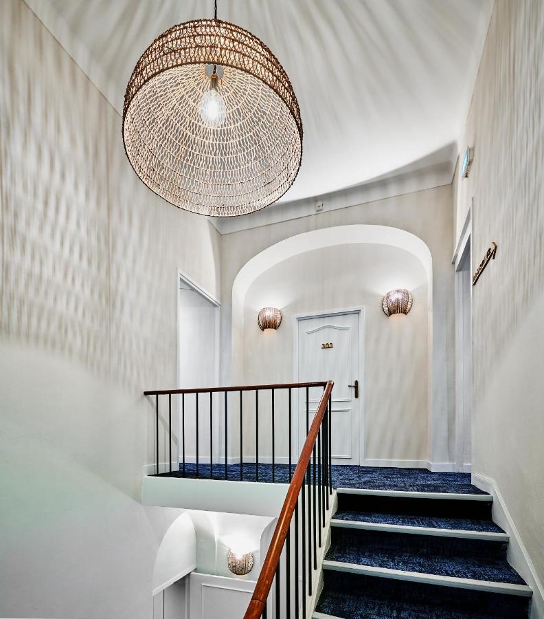 Hotel Le Suquet Канни Екстер'єр фото